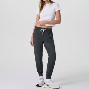 Vuori Performance Jogger Pants - Charcoal Grey - womens - medium - New With Tags